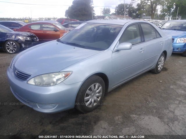 4T1BE32K55U614421 - 2005 TOYOTA CAMRY LE/XLE/SE Açıq mavi foto 2