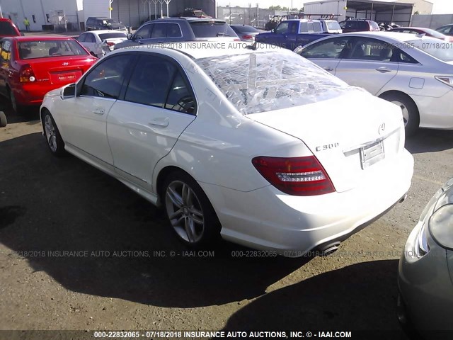 WDDGF8BB8CF920976 - 2012 MERCEDES-BENZ C 300 4MATIC WHITE photo 3