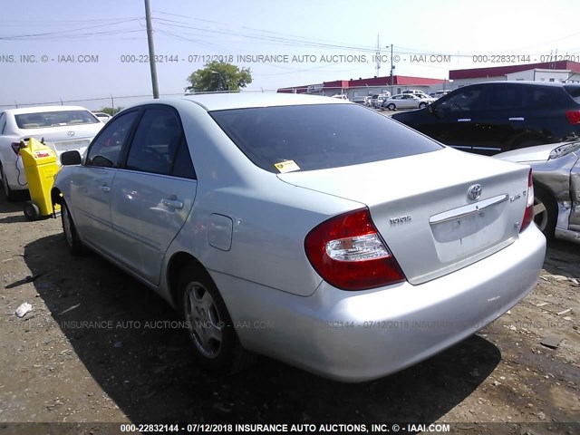 4T1BF32K52U519561 - 2002 TOYOTA CAMRY LE/XLE/SE 金色 照片 3