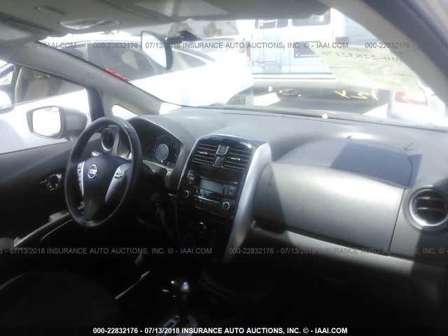 3N1CE2CP2FL416049 - 2015 NISSAN VERSA NOTE S/S PLUS/SV/SL/SR GRAY photo 5