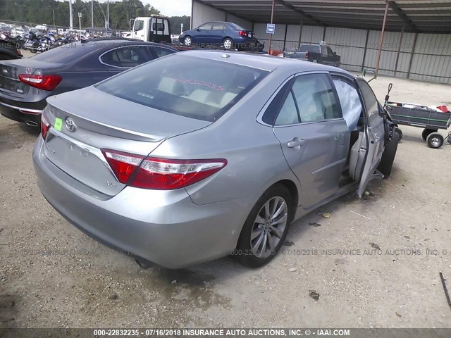 4T1BF1FK9FU939683 - 2015 TOYOTA CAMRY LE/XLE/SE/XSE SILVER photo 4