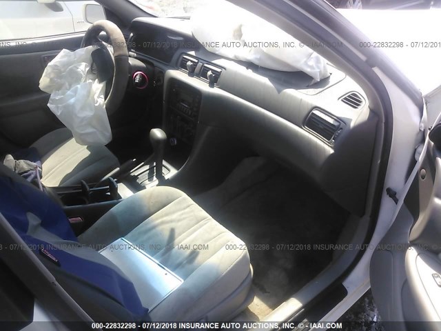 JT2BG22K5X0305110 - 1999 TOYOTA CAMRY LE/XLE 白色 照片 5