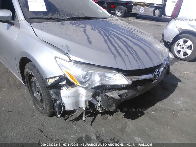 4T1BF1FK5FU997645 - 2015 TOYOTA CAMRY LE/XLE/SE/XSE 银色 照片 6
