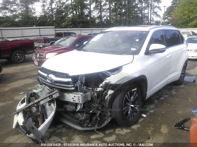 5TDKKRFH8GS175186 - 2016 TOYOTA HIGHLANDER XLE WHITE photo 2