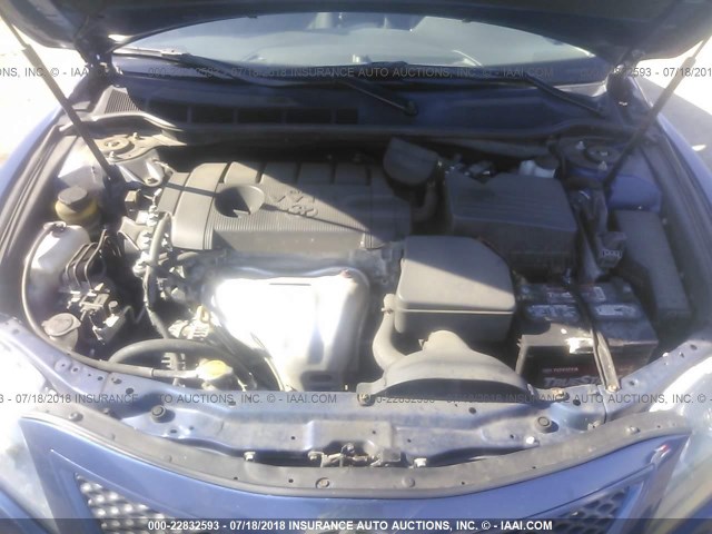 4T1BF3EKXBU734865 - 2011 TOYOTA CAMRY SE/LE/XLE ლურჯი ფოტო 10