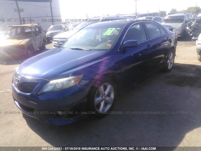 4T1BF3EKXBU734865 - 2011 TOYOTA CAMRY SE/LE/XLE ლურჯი ფოტო 2