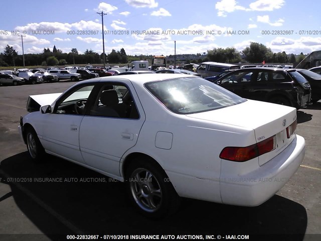 JT2BF22K410291551 - 2001 TOYOTA CAMRY CE/LE/XLE WHITE photo 3