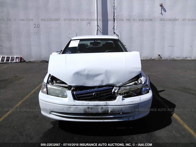 JT2BF22K410291551 - 2001 TOYOTA CAMRY CE/LE/XLE WHITE photo 6