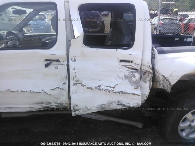 1N6ED27T33C443720 - 2003 NISSAN FRONTIER CREW CAB XE/CREW CAB SE WHITE photo 6