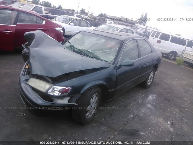 JT2BF22K1V0007900 - 1997 TOYOTA CAMRY LE/XLE GREEN photo 2