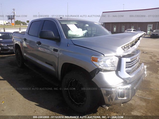 5TFDW5F13HX611740 - 2017 TOYOTA Tundra CREWMAX SR5/TRD PRO SILVER photo 1