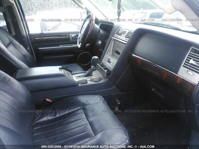 5LMFU27R53LJ40703 - 2003 LINCOLN NAVIGATOR WHITE photo 5