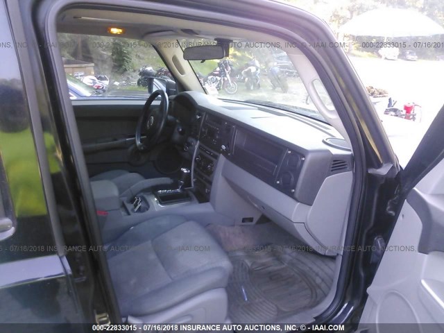 1J8HG48K26C364884 - 2006 JEEP COMMANDER 黑色 照片 5