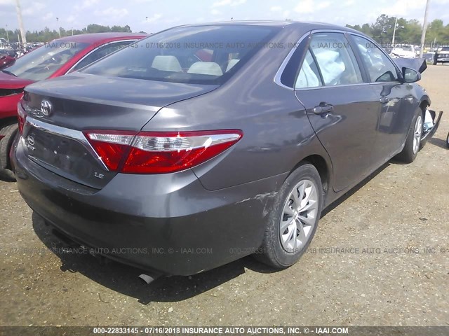 4T1BF1FK4FU109077 - 2015 TOYOTA CAMRY LE/XLE/SE/XSE GRAY photo 4