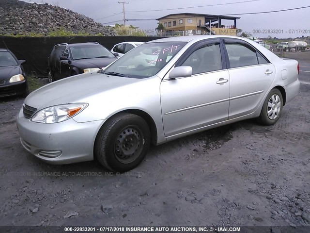 JTDBE30K530202236 - 2003 TOYOTA CAMRY LE/XLE SILVER photo 2