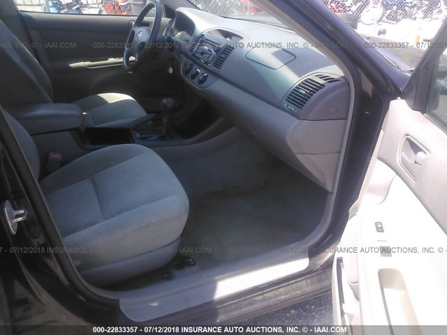 4T1BE32K84U850348 - 2004 TOYOTA CAMRY LE/XLE/SE 黑色 照片 5