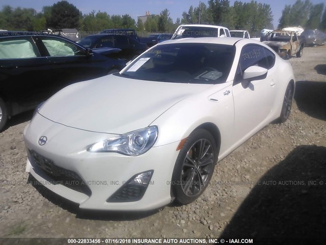 JF1ZNAA11F8712801 - 2015 TOYOTA SCION FR-S WHITE photo 2