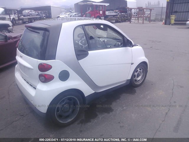 WMEEJ3BAXAK416686 - 2010 SMART FORTWO PURE/PASSION WHITE photo 4