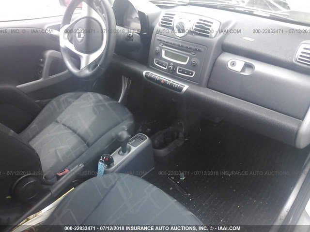 WMEEJ3BAXAK416686 - 2010 SMART FORTWO PURE/PASSION WHITE photo 5