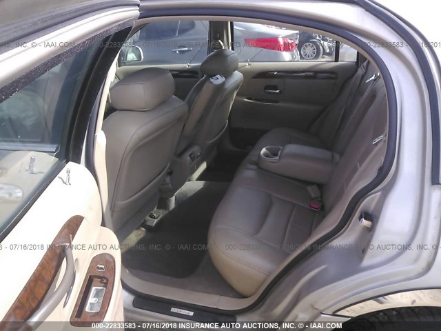 1LNHM81W4XY684910 - 1999 LINCOLN TOWN CAR EXECUTIVE GOLD photo 8