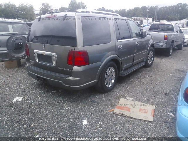 5LMFU28R04LJ22707 - 2004 LINCOLN NAVIGATOR 灰色 照片 4