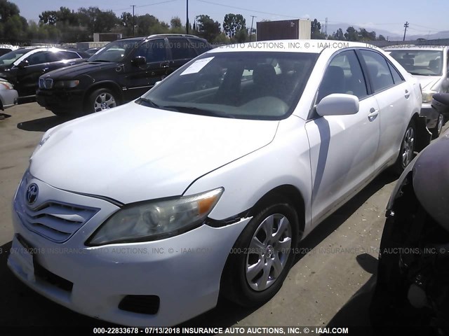 4T1BF3EK2BU645145 - 2011 TOYOTA CAMRY SE/LE/XLE თეთრი ფოტო 2