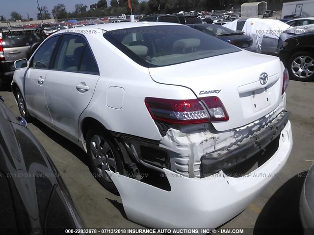 4T1BF3EK2BU645145 - 2011 TOYOTA CAMRY SE/LE/XLE თეთრი ფოტო 3