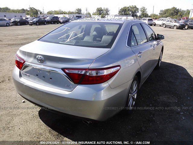 4T1BF1FK7FU947748 - 2015 TOYOTA CAMRY LE/XLE/SE/XSE SILVER photo 4