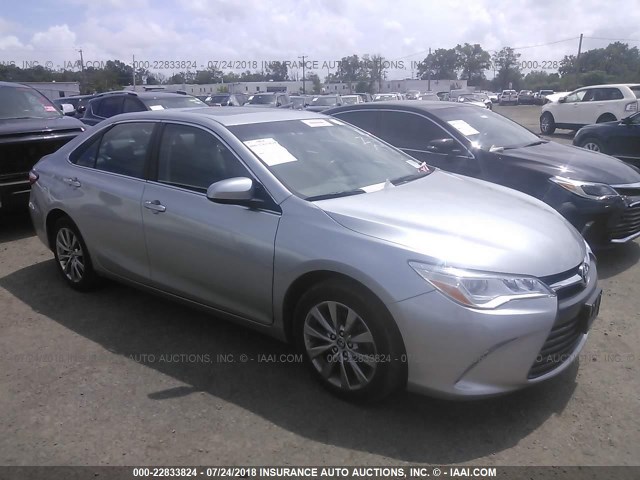 4T1BK1FK2FU563954 - 2015 TOYOTA CAMRY XSE/XLE SILVER photo 1