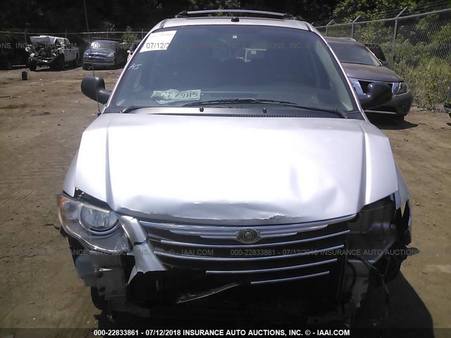 2C4GP64L05R479647 - 2005 CHRYSLER TOWN & COUNTRY LIMITED SILVER photo 6
