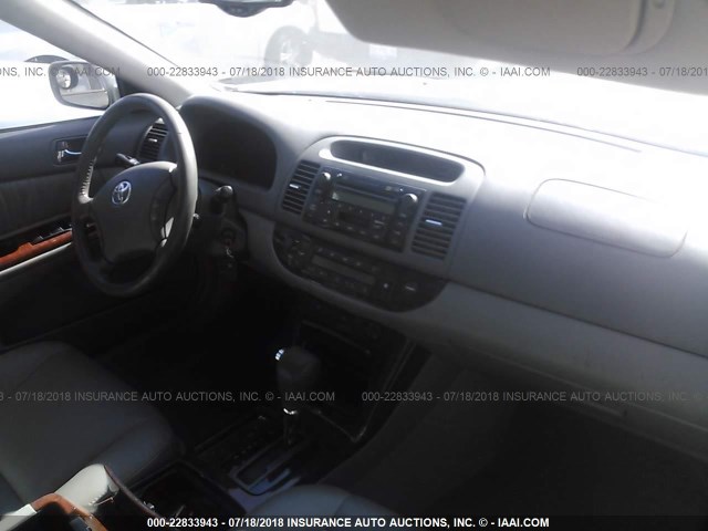 4T1BF30K35U593245 - 2005 TOYOTA CAMRY LE/XLE/SE 银色 照片 5