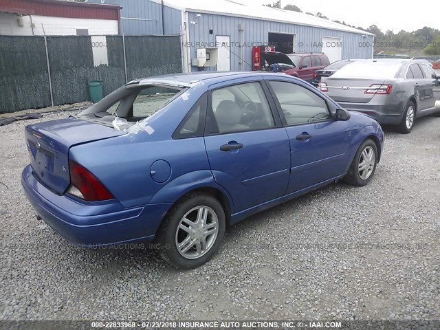 1FAFP34312W332501 - 2002 FORD FOCUS SE/SE COMFORT/SE SPORT BLUE photo 4