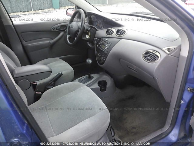 1FAFP34312W332501 - 2002 FORD FOCUS SE/SE COMFORT/SE SPORT BLUE photo 5