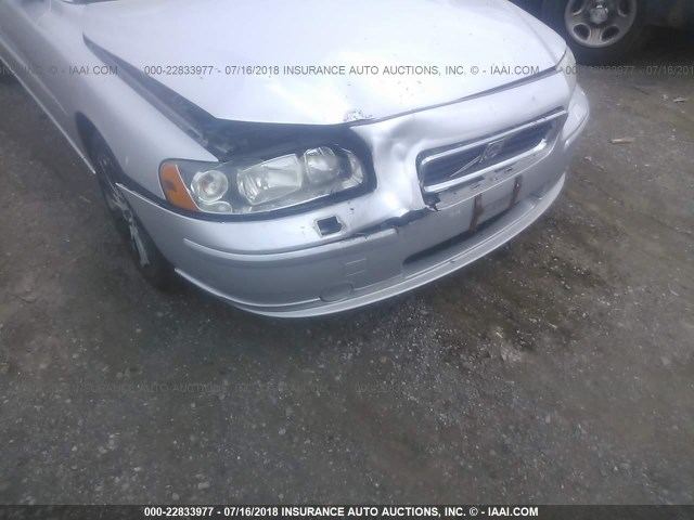 YV1RS592982686990 - 2008 VOLVO S60 2.5T SILVER photo 6