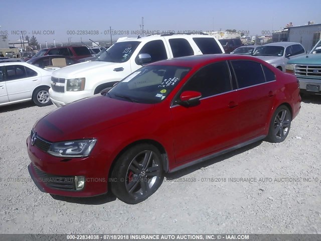 3VW5T7AJ2FM317617 - 2015 VOLKSWAGEN JETTA GLI RED photo 2