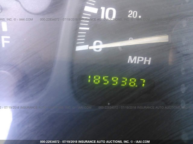 5LMPU28A9XLJ23583 - 1999 LINCOLN NAVIGATOR 红色 照片 7