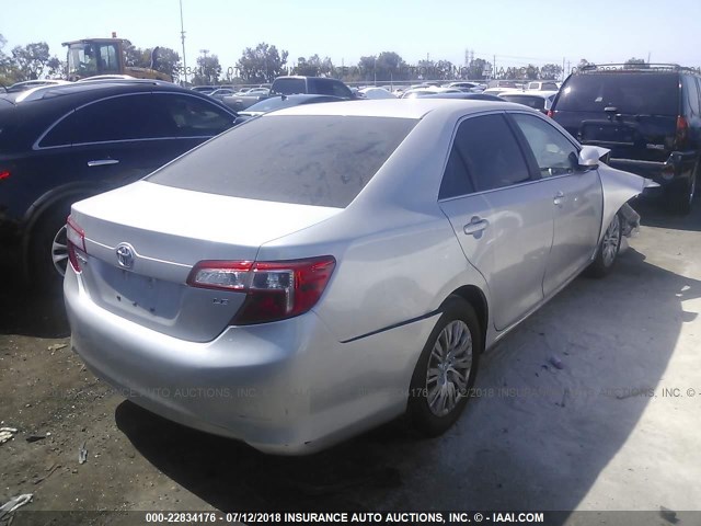 4T1BF1FK2CU052440 - 2012 TOYOTA CAMRY SE/LE/XLE ვერცხლისფერი ფოტო 4
