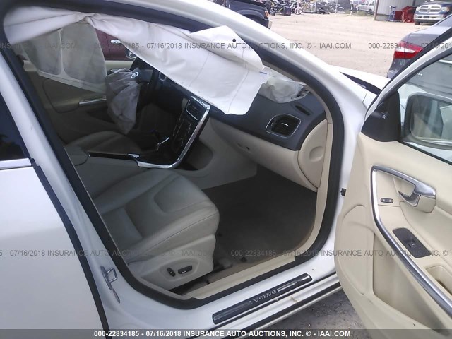 YV1612FS4E2296500 - 2014 VOLVO S60 T5 WHITE photo 5