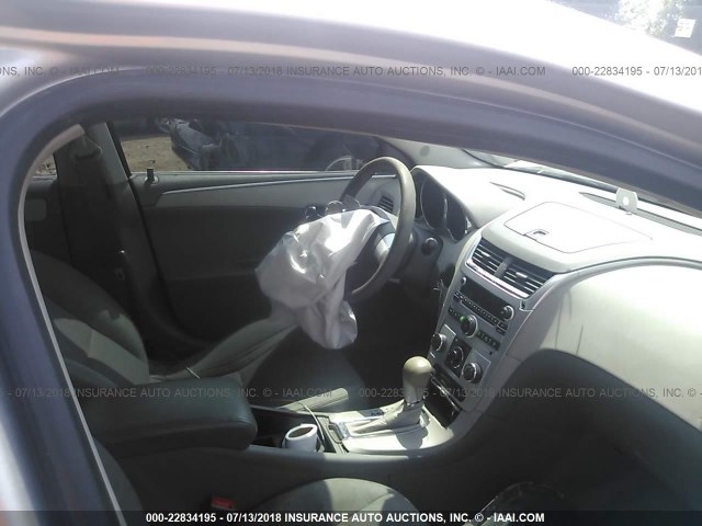 1G1ZB5E04CF236376 - 2012 CHEVROLET MALIBU LS SILVER photo 5