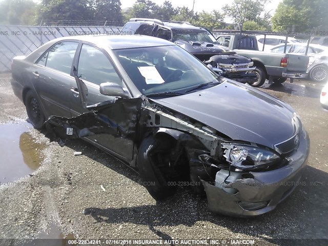 4T1BE32KX5U520129 - 2005 TOYOTA CAMRY LE/XLE/SE 灰色 照片 1