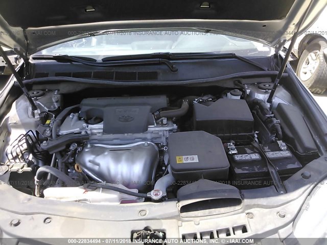 4T1BF1FK6HU733174 - 2017 TOYOTA CAMRY LE/XLE/SE/XSE SILVER photo 10