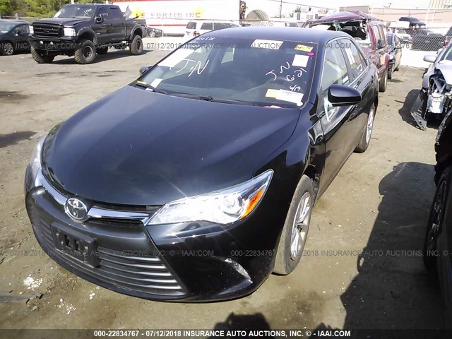 4T4BF1FK0FR497818 - 2015 TOYOTA CAMRY LE/XLE/SE/XSE BLACK photo 2