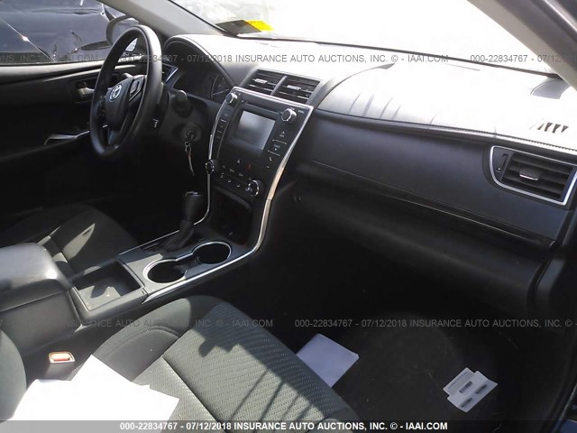 4T4BF1FK0FR497818 - 2015 TOYOTA CAMRY LE/XLE/SE/XSE BLACK photo 5