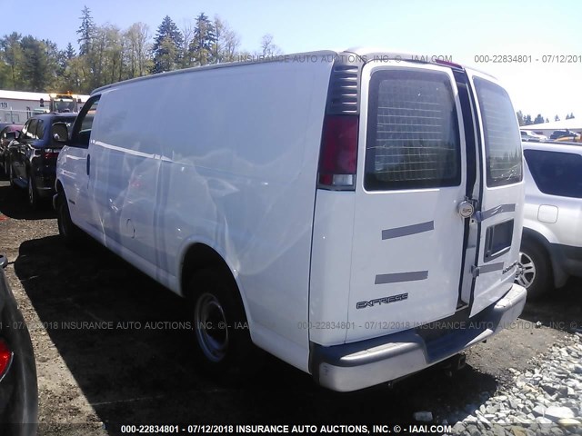 1GCHG39R621236733 - 2002 CHEVROLET EXPRESS G3500  WHITE photo 3