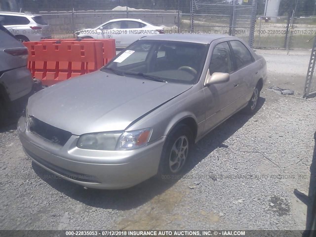 4T1BG22KXYU756661 - 2000 TOYOTA CAMRY CE/LE/XLE ოქროსფერი ფოტო 2