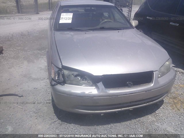 4T1BG22KXYU756661 - 2000 TOYOTA CAMRY CE/LE/XLE ოქროსფერი ფოტო 6