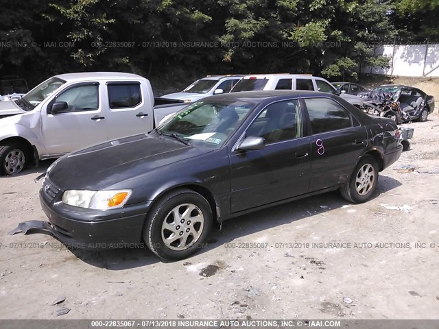 JT2BF22K310335071 - 2001 TOYOTA CAMRY CE/LE/XLE 灰色 照片 2