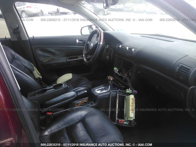 WVWPD63B7XE506411 - 1999 VOLKSWAGEN PASSAT GLX 栗色 照片 5