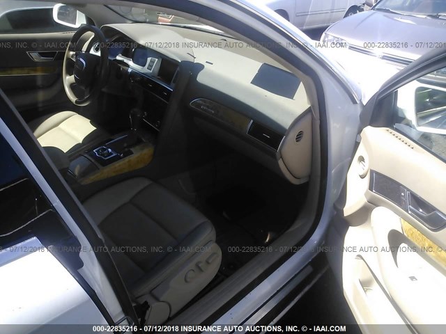 WAUDH74F48N011838 - 2008 AUDI A6 3.2 QUATTRO WHITE photo 5