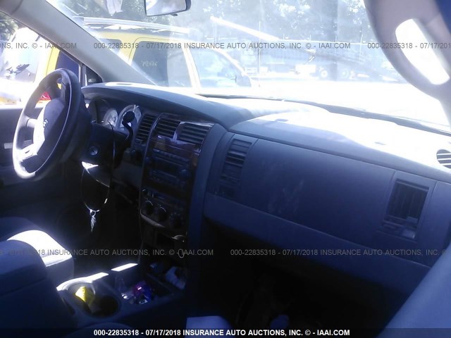 1D4HB48N35F561286 - 2005 DODGE DURANGO SLT SILVER photo 5